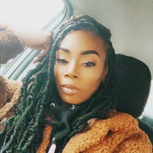 Meet your Posher, Roquel